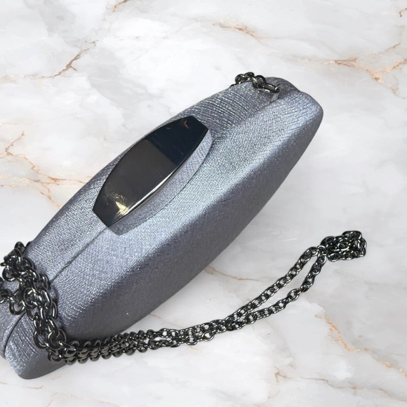 La Regale Handbags - That Gala Life | La Regale Silver Oval Minaudiere | Never Used | 2 Straps